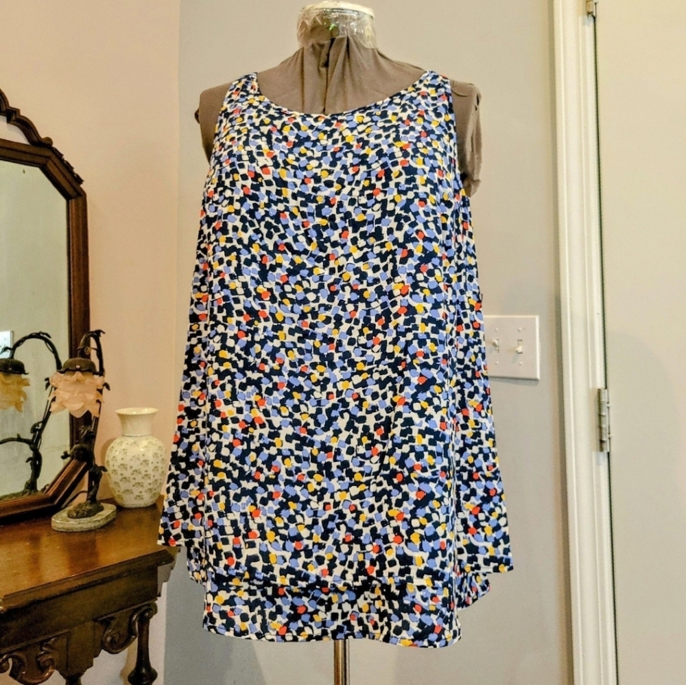NWT 2X Double Layer Split-Back Sleeveless Top
